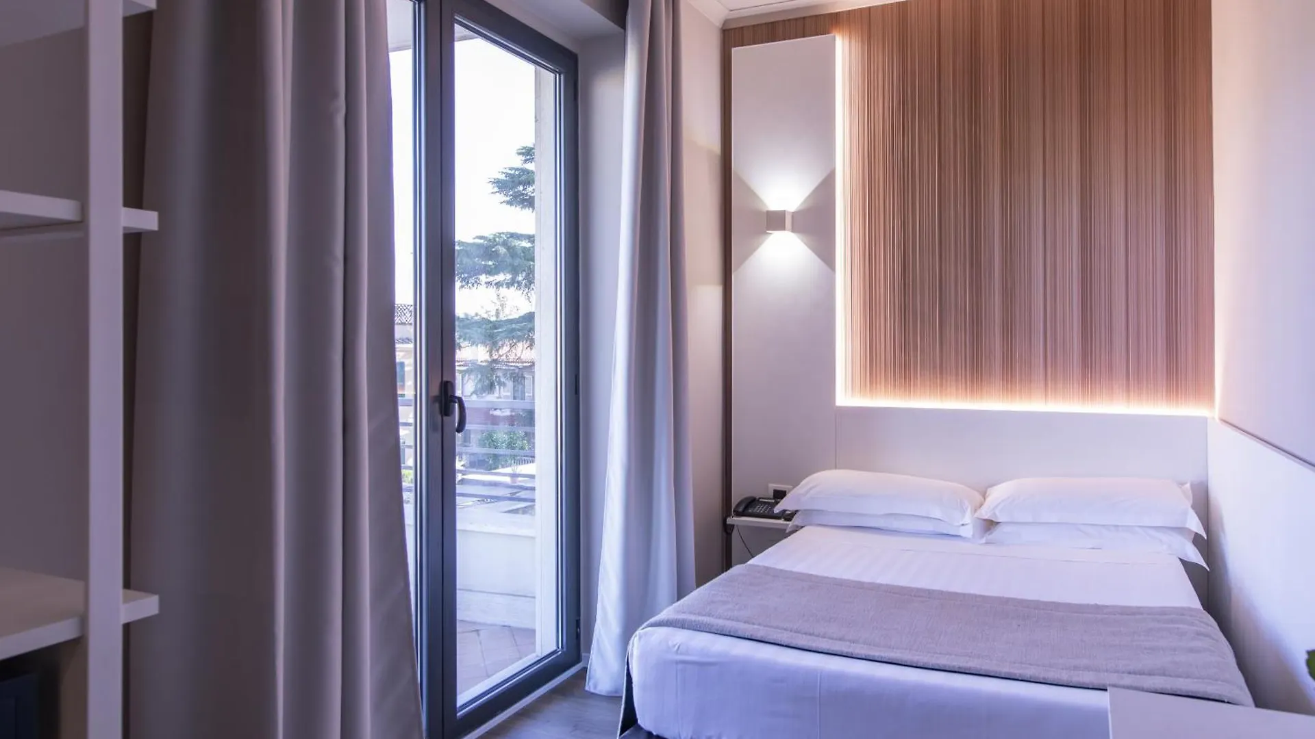 The Smooth Rome Hotel