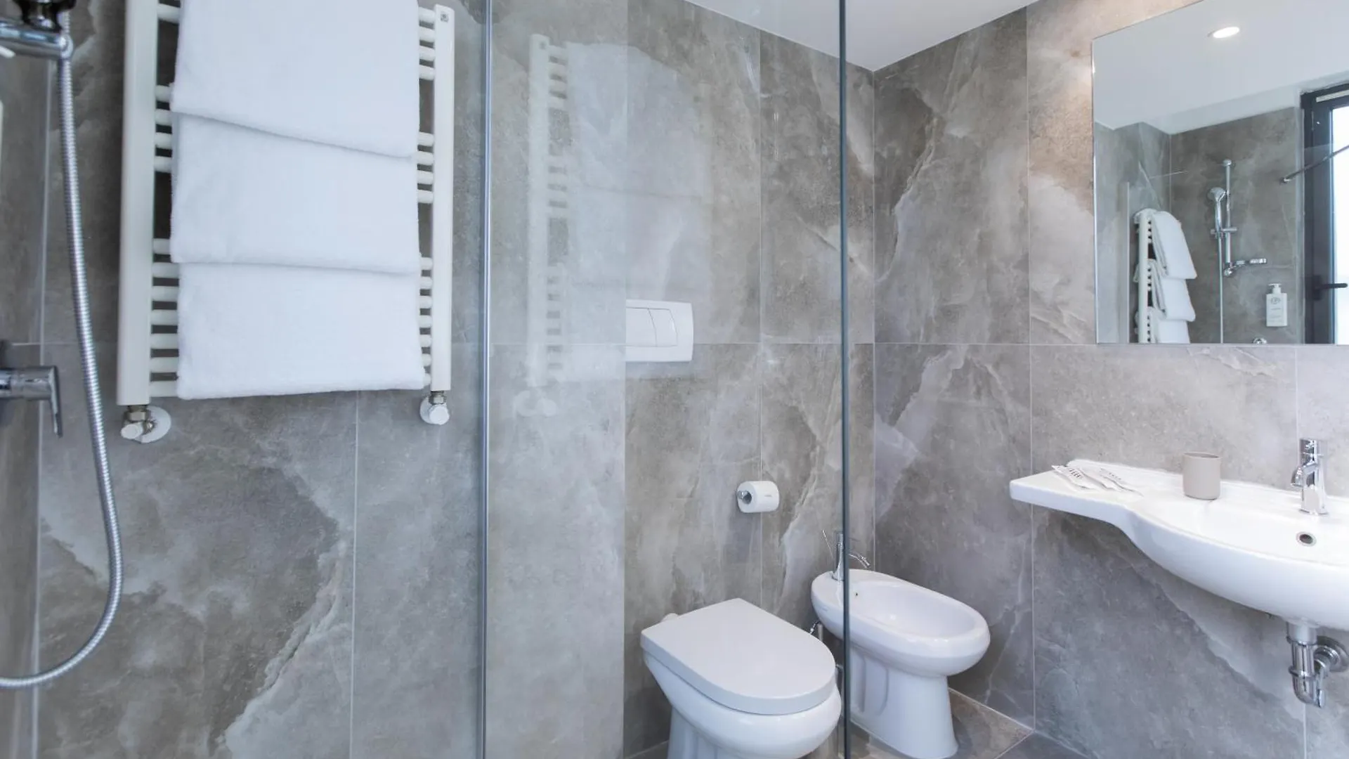 The Smooth Rome Hotel