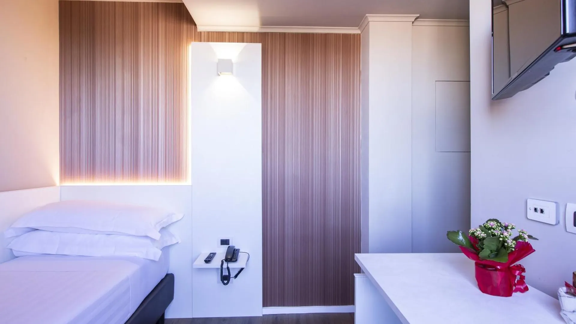 The Smooth Rome Hotel
