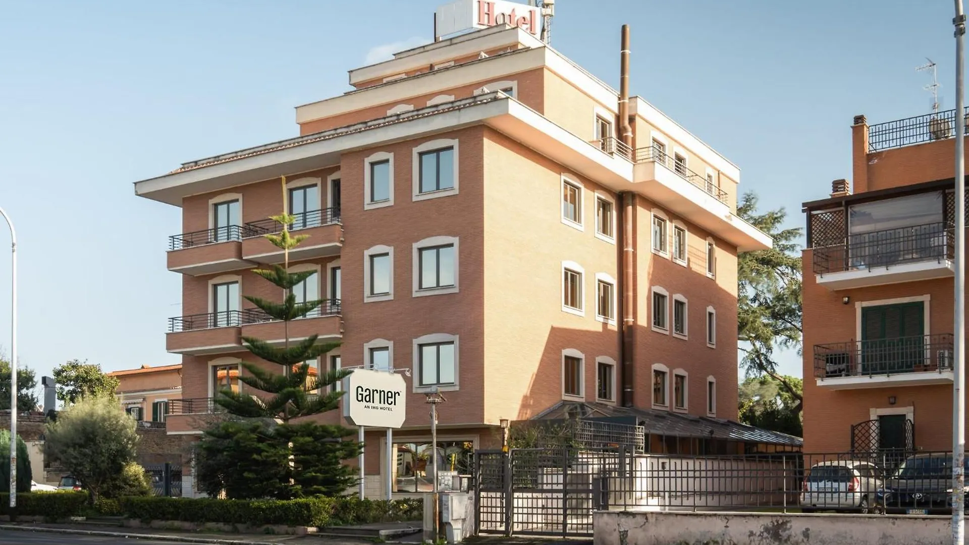 Garner Hotel Rome Aurelia By Ihg contacts