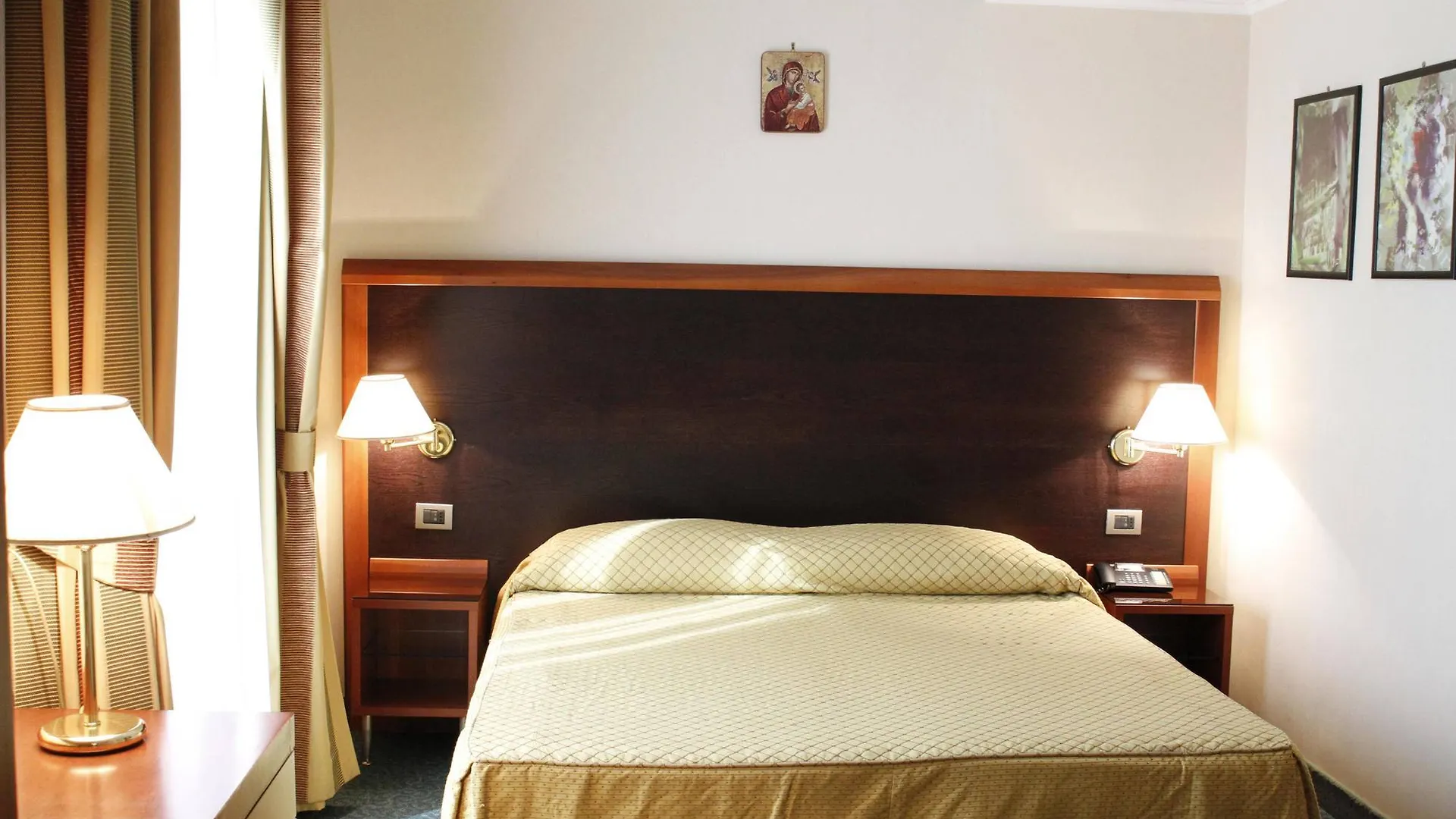 The Smooth Rome Hotel